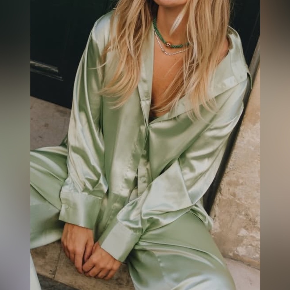 Daily Drills Sweet Pea Silky Button Down